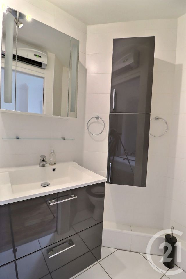 Appartement F2 à louer - 2 pièces - 42,82 m2 - Montrouge - 92 - ILE-DE-FRANCE